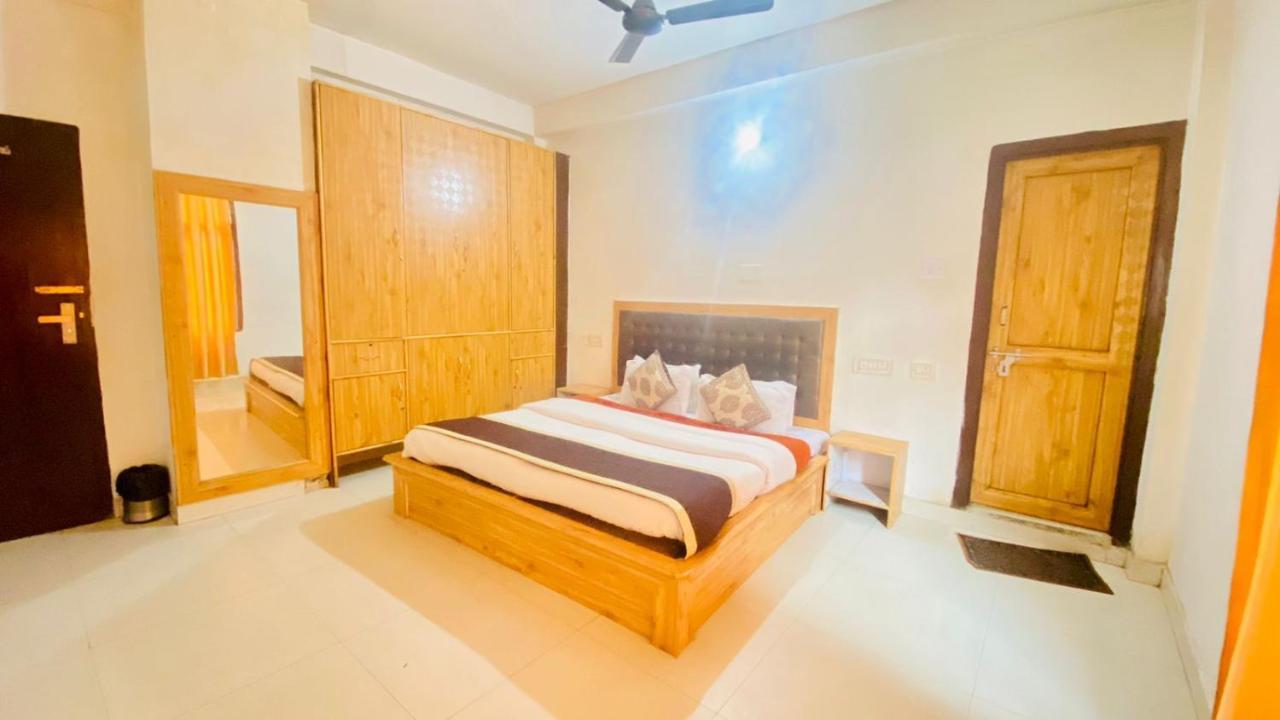 Hotel Purnima Riverside Kasol Exteriör bild