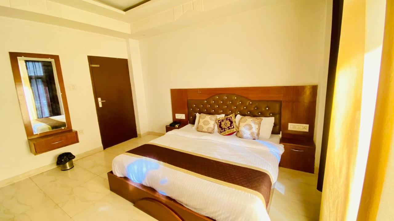 Hotel Purnima Riverside Kasol Exteriör bild