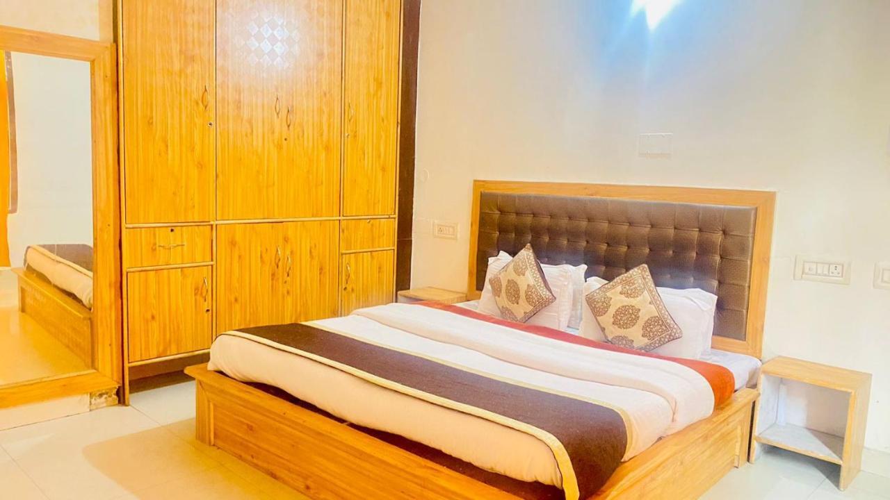 Hotel Purnima Riverside Kasol Exteriör bild