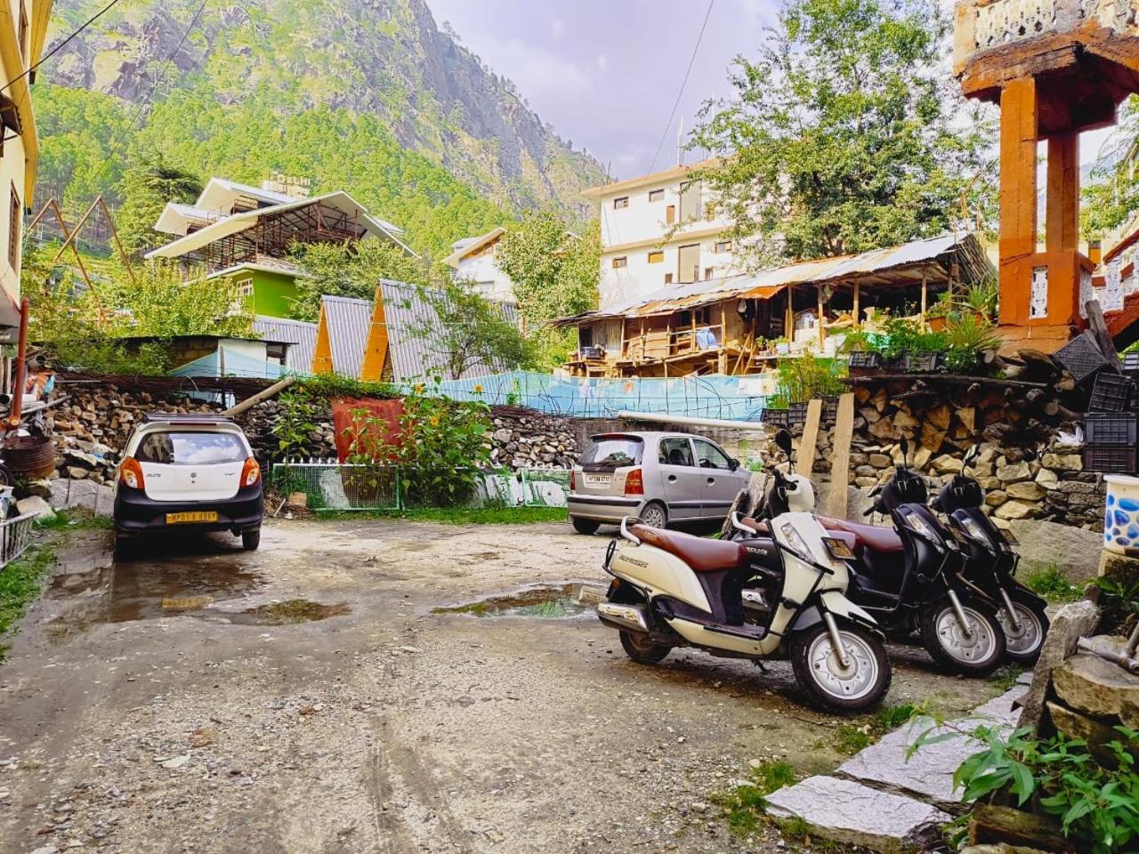 Hotel Purnima Riverside Kasol Exteriör bild
