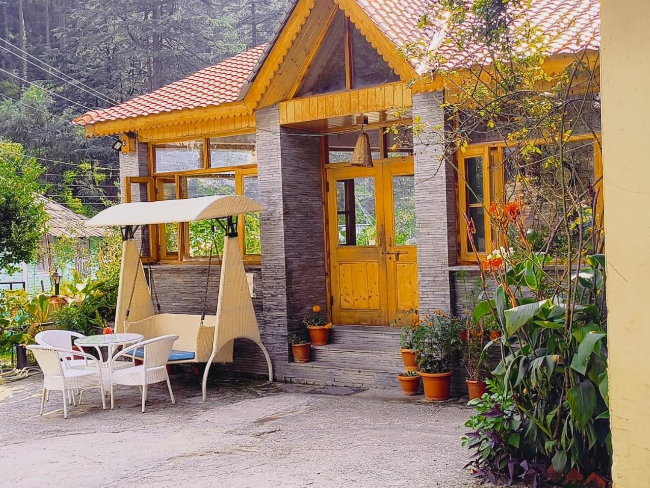 Hotel Purnima Riverside Kasol Exteriör bild