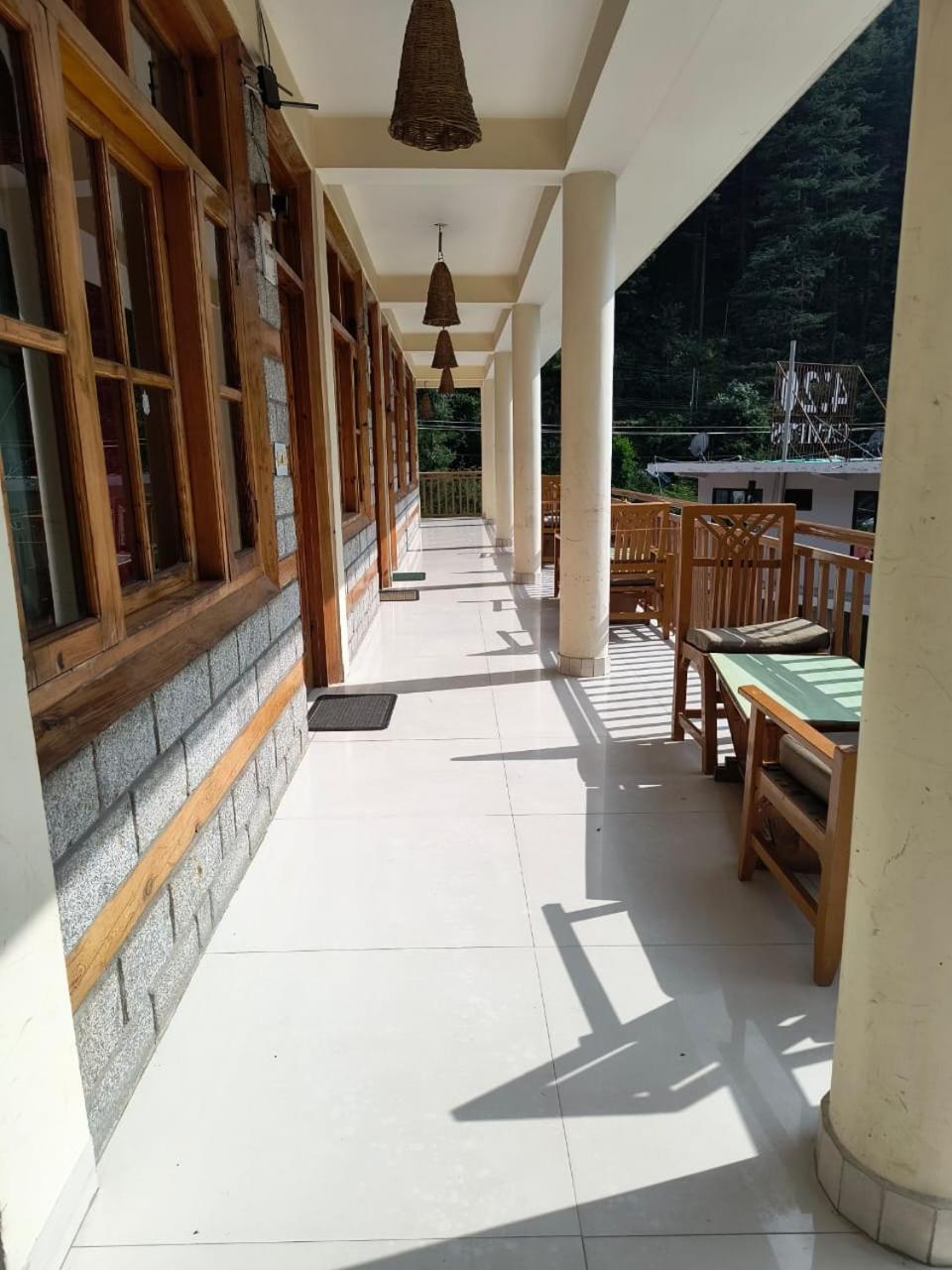 Hotel Purnima Riverside Kasol Exteriör bild