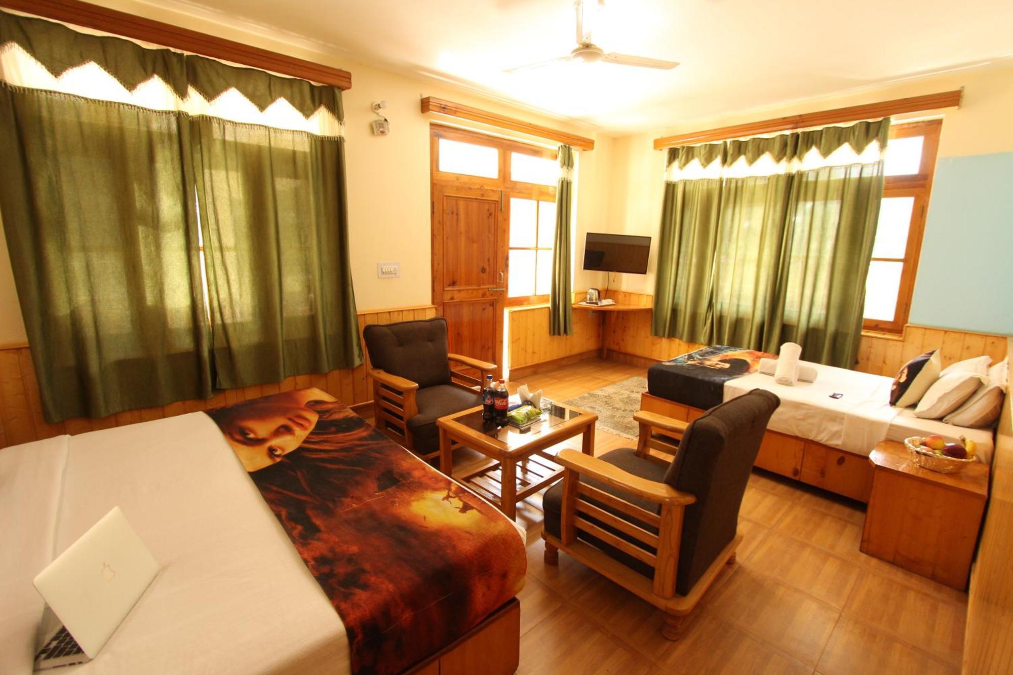 Hotel Purnima Riverside Kasol Exteriör bild