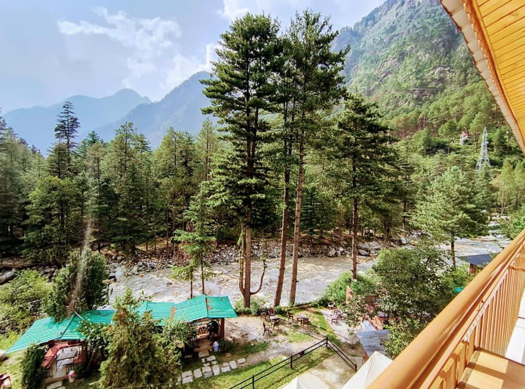 Hotel Purnima Riverside Kasol Exteriör bild